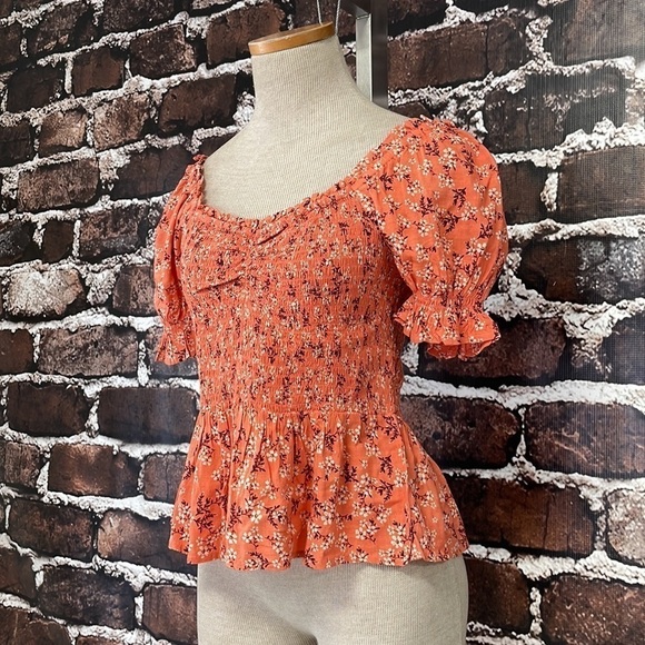 Bila 77 NWT Rowena Top Smocked Floral Coral Peplum Size Small S - Picture 5 of 16